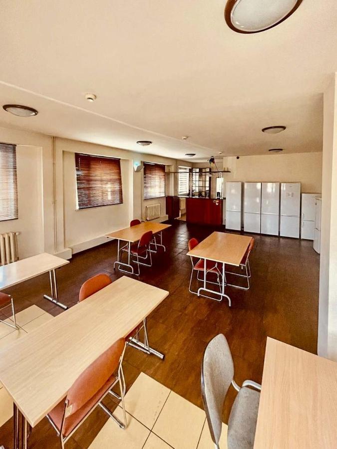 Auberge de jeunesse Sami Swoi Kutno Extérieur photo